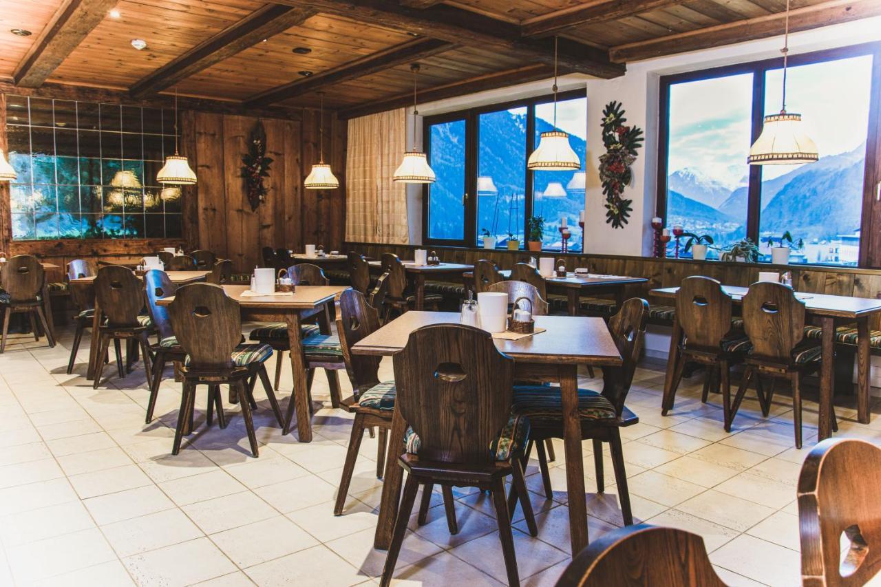 Hotel Marko Oetz Luaran gambar
